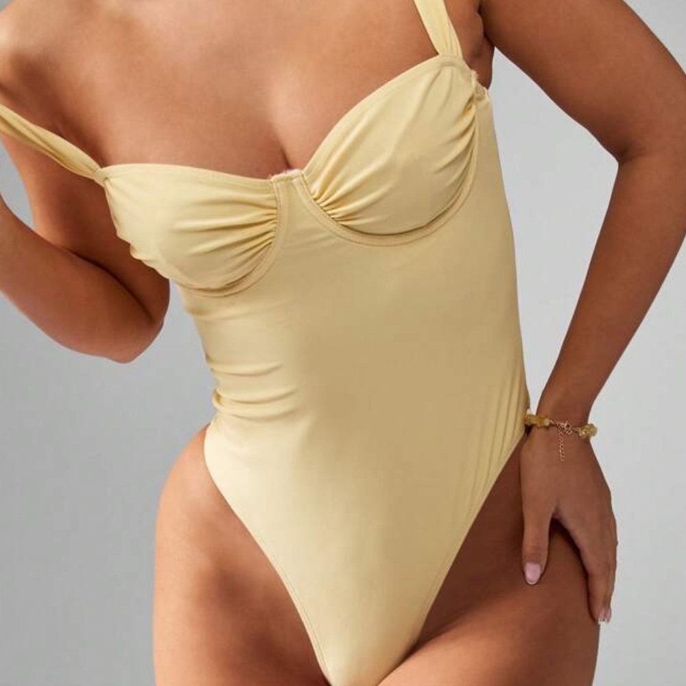 NWT Missguided Yellow One-Piece Swimsuit – Underwire Bustier Style